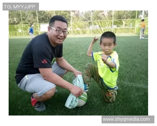 香港足球明星队荣获丰厚奖品展现运动精神与团队合作魅力 香港足球明星队荣获丰厚奖品展现运动精神与团队合作魅力