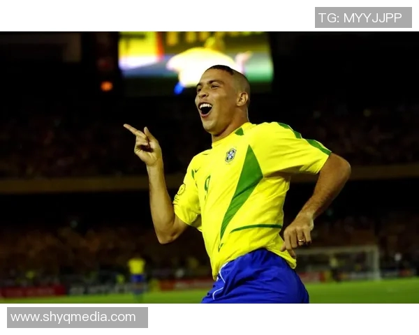 足球明星进球后的经典手势解析与背后故事揭秘