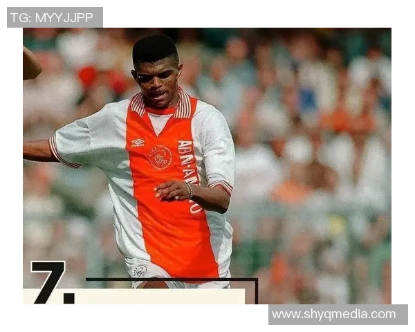 穿着旧鞋的足球明星如何在赛场上创造辉煌成就与传奇故事