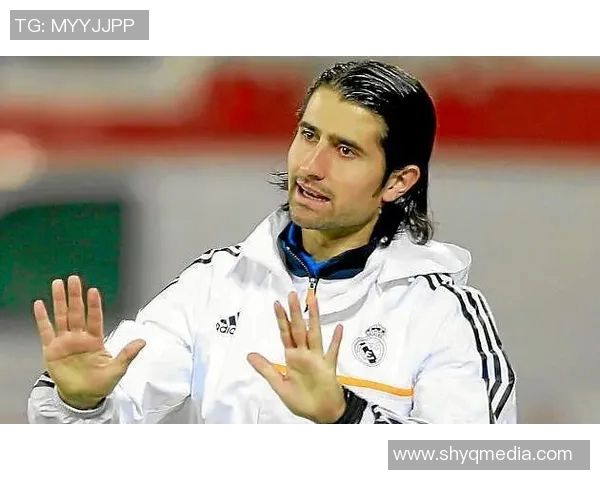 探索足球界的传奇人物拉德的辉煌成就与影响力