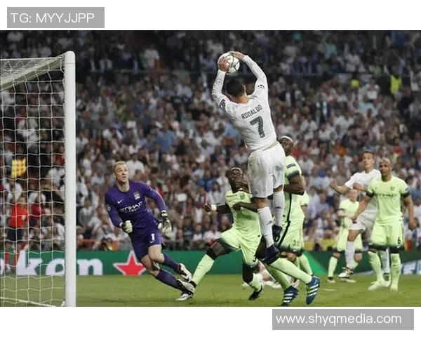 手球与篮球明星的跨界对决揭秘运动员的多才多艺与竞技精神